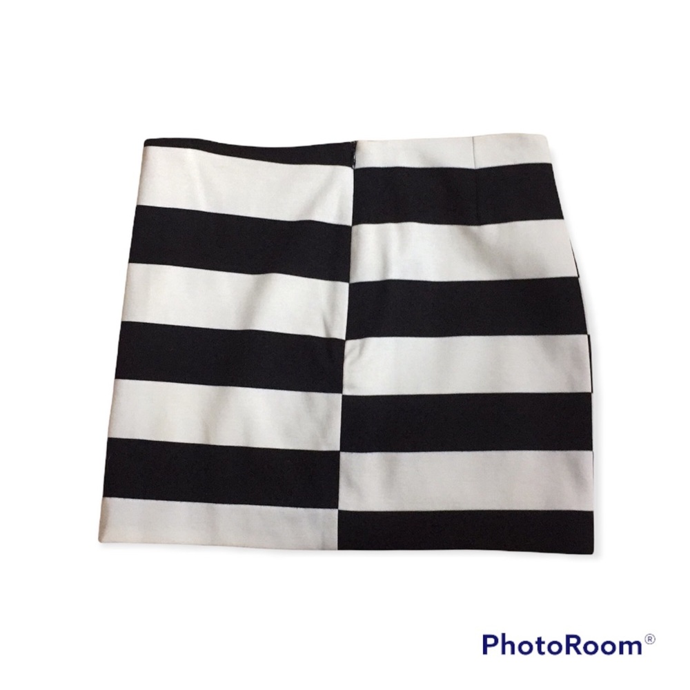 Trina Turk Skirt 🖤